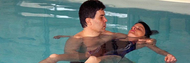 Séance de relaxation aquatique au centre de ressourcement Le Corps Mémoire